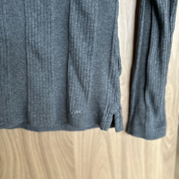 Michael Kors Sweater Womens Medium Gray Ribbed Form Fitting Stretchy 100 Cotton - Picture 2 of 5